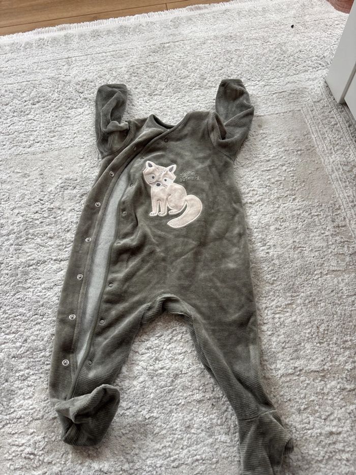 Pyjama C&A 6-9 mois - photo numéro 2