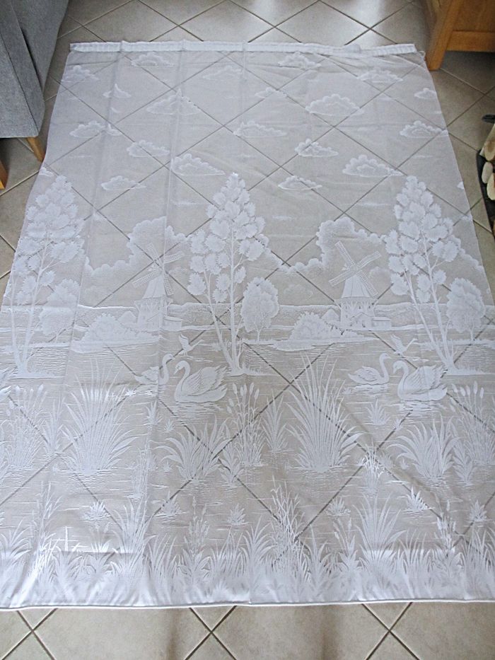 Voilage blanc motif paysage avec étang, cygnes et moulins à vent Décorêve