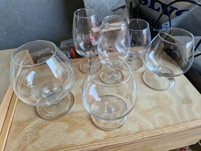 Lot de verres a pied