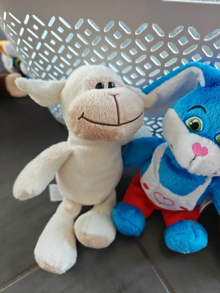 3 peluche kinder mouton lapin - photo numéro 3