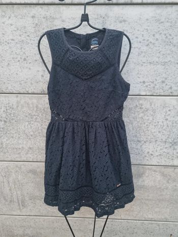 Robe bleue marine dentelle