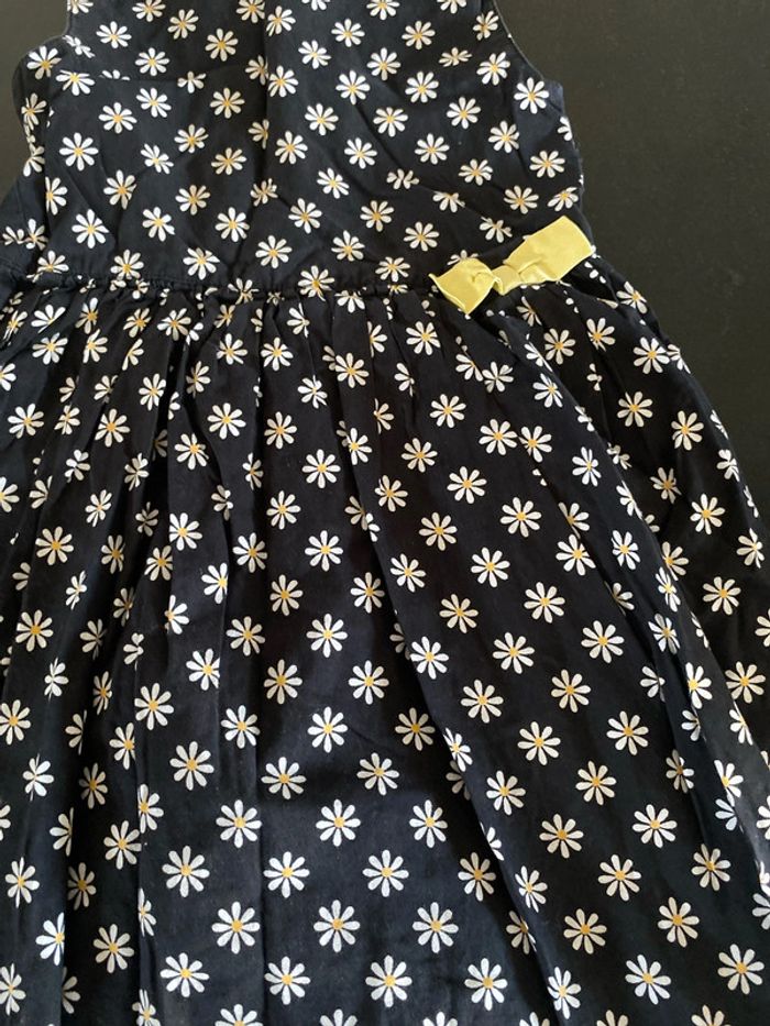 Robe taille 5 ans - photo numéro 2