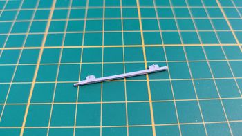 Baguette porte arrière gauche pièce détachée miniature 1/18 Citroën traction 15cv 1952 Maisto #B36