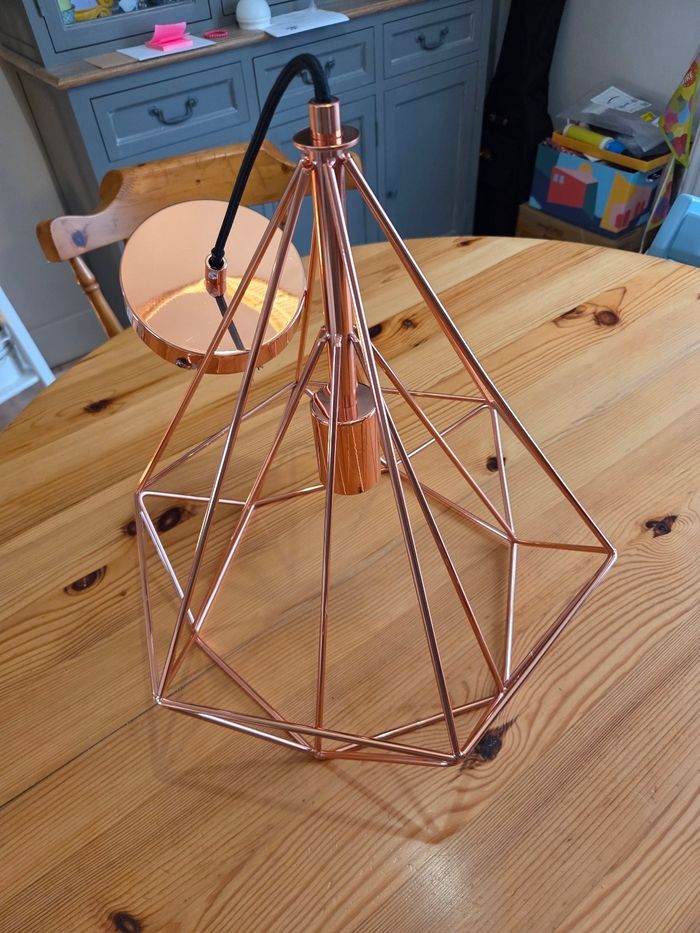 Suspension luminaire forme diamant or rose