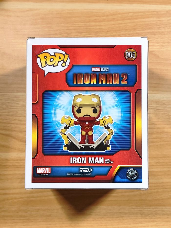 Funko Pop! Deluxe Iron Man With Gantry #905 - Iron Man 2 (Glow) - photo numéro 3