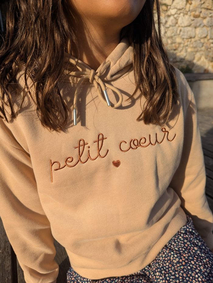 Sweat à capuche Petit Coeur camel Taille 8 ans - photo numéro 3