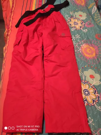 Pantalon ski Vertbaudet 10 ans rouge neuf