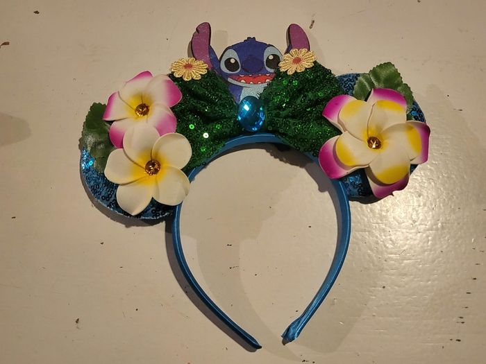 Serre tete oreilles ears syyle Disney Stitch a paillettes  et a fleurs - photo numéro 2