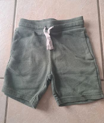 Short kaki taille élastique 3/4 ans H&M en TBE