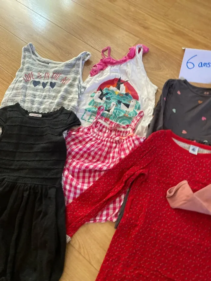 Lot vêtements fille 6 ans - photo numéro 8