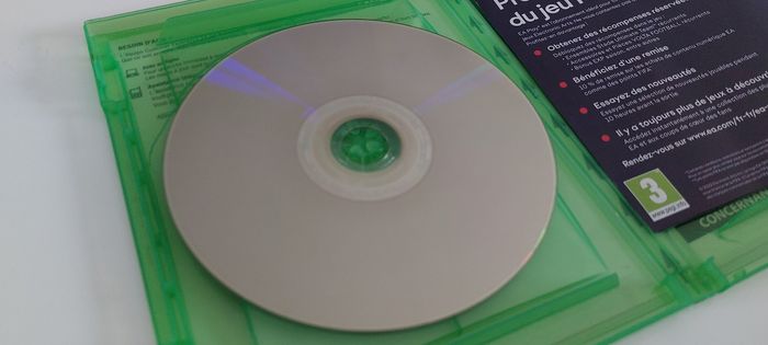 FIFA 23 Xbox série X en très bon état - photo numéro 4