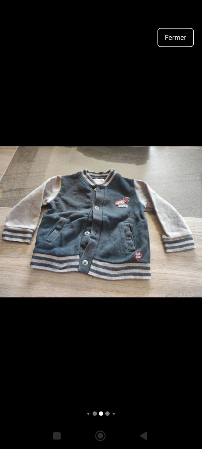 Lot 13 pulls / vestes / gilets  24 mois - photo numéro 4