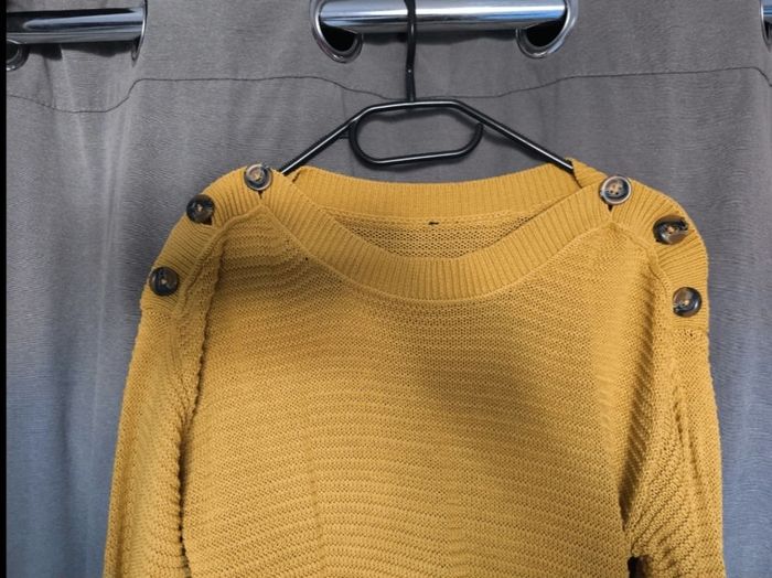 Pull jaune - photo numéro 2
