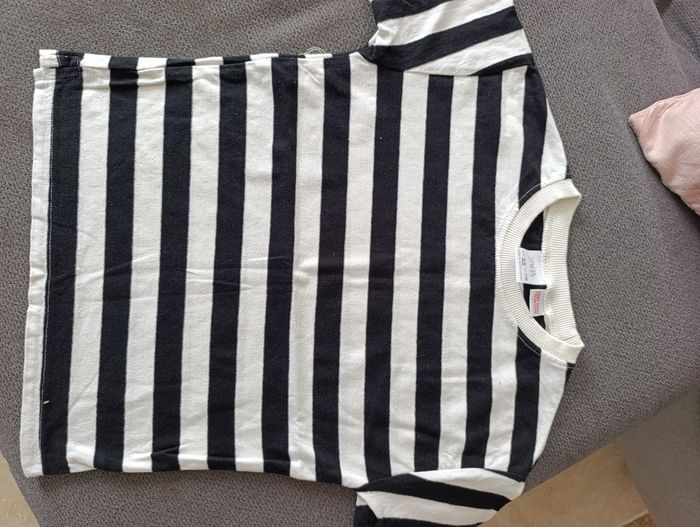 Lot de 9 t shirts très bon état 5ans - photo numéro 8