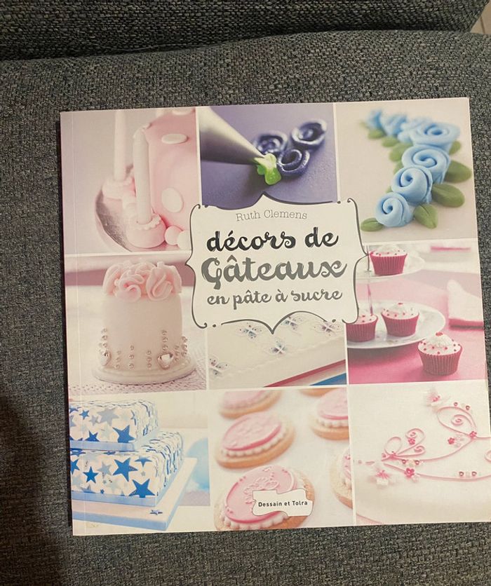 Livre de recettes - décors de gâteaux en pâte à sucre
