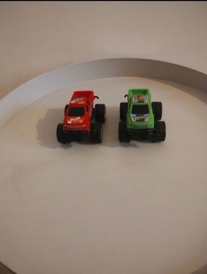 Lot de 2 monster truck