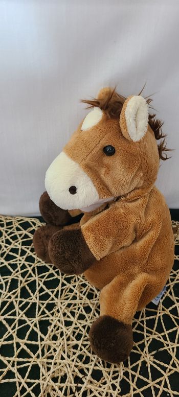 Peluche gant marionnette cheval