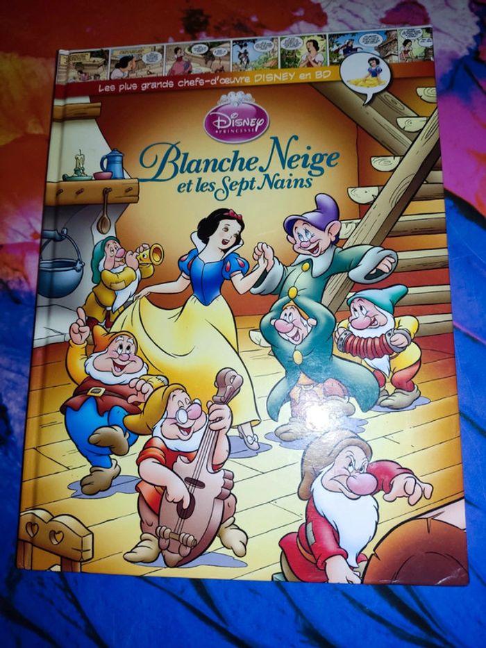Livre bd blanche neige et les 7 nains