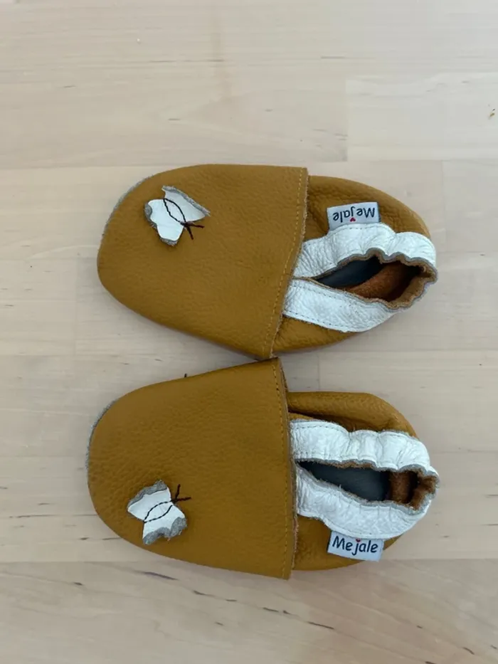 Chausson souple jaune moutarde Mejale