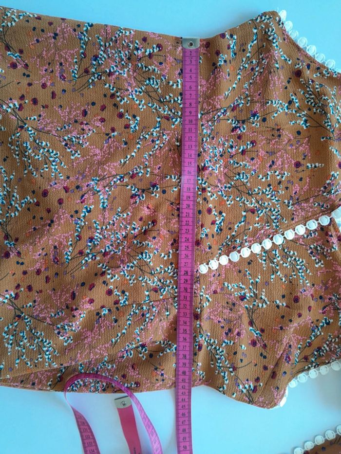 Jolie robe neuve courte dos nu avec ceinture à nouer Lovie&Co - photo numéro 5