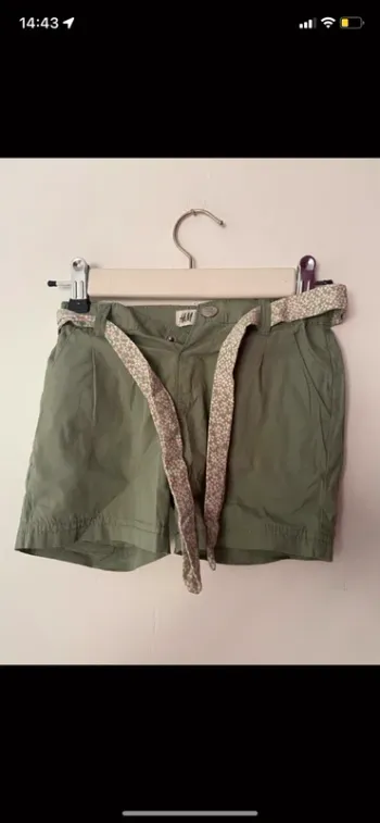 Short fille .