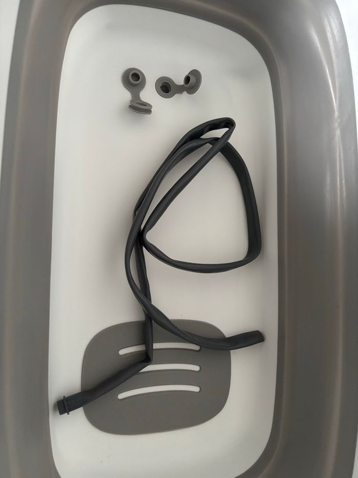 Baignoire Twistshake + support + hamac neuf + jeux + tuyau de vidange + bouchon supplémentaire - photo numéro 7