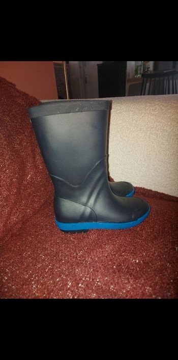 ​🌧️ Bottes de Pluie Noires et Bleues - Taille 28 💙