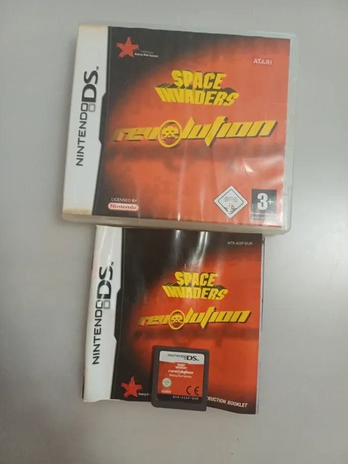 Space Invaders Revolution Nintendo DS