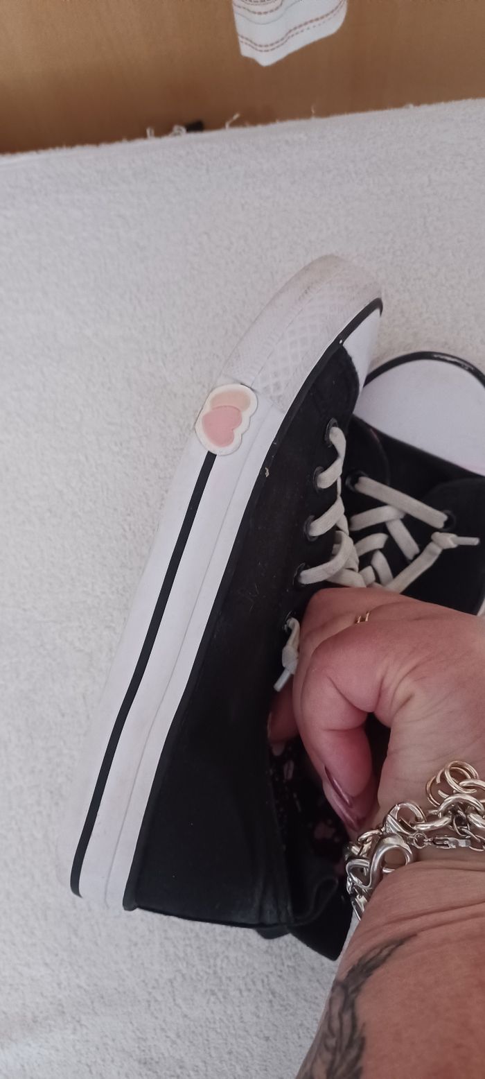 Très belle paire de baskets fille Pointure 33 - photo numéro 4