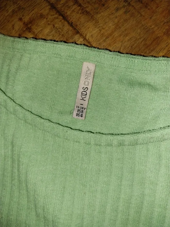 Tshirt only 13 14 ans - photo numéro 2