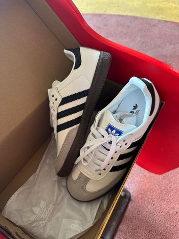 Baskets Adidas taille 36