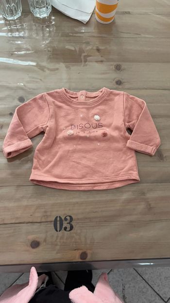Sweat Kiabi rose 6 mois