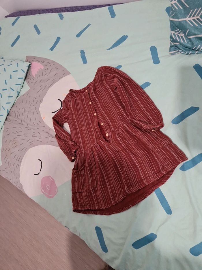Robe kiabi 4 ans très bon etat