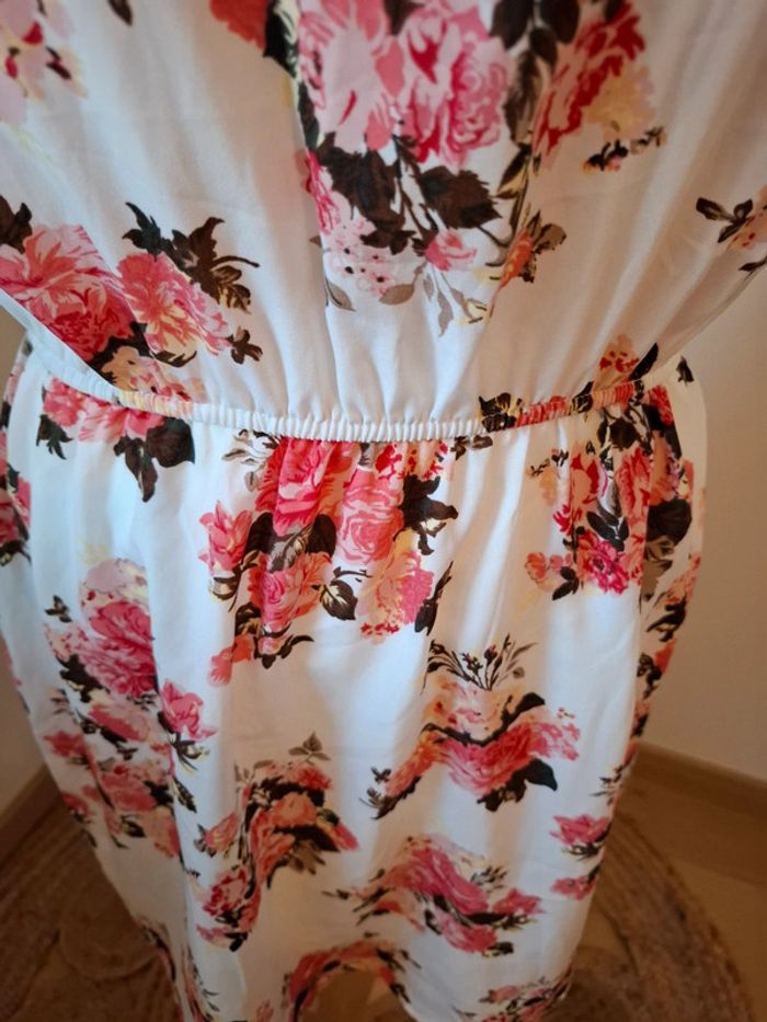 Robe blanche Fleurie fluide Colloseum taille S 36 - photo numéro 5