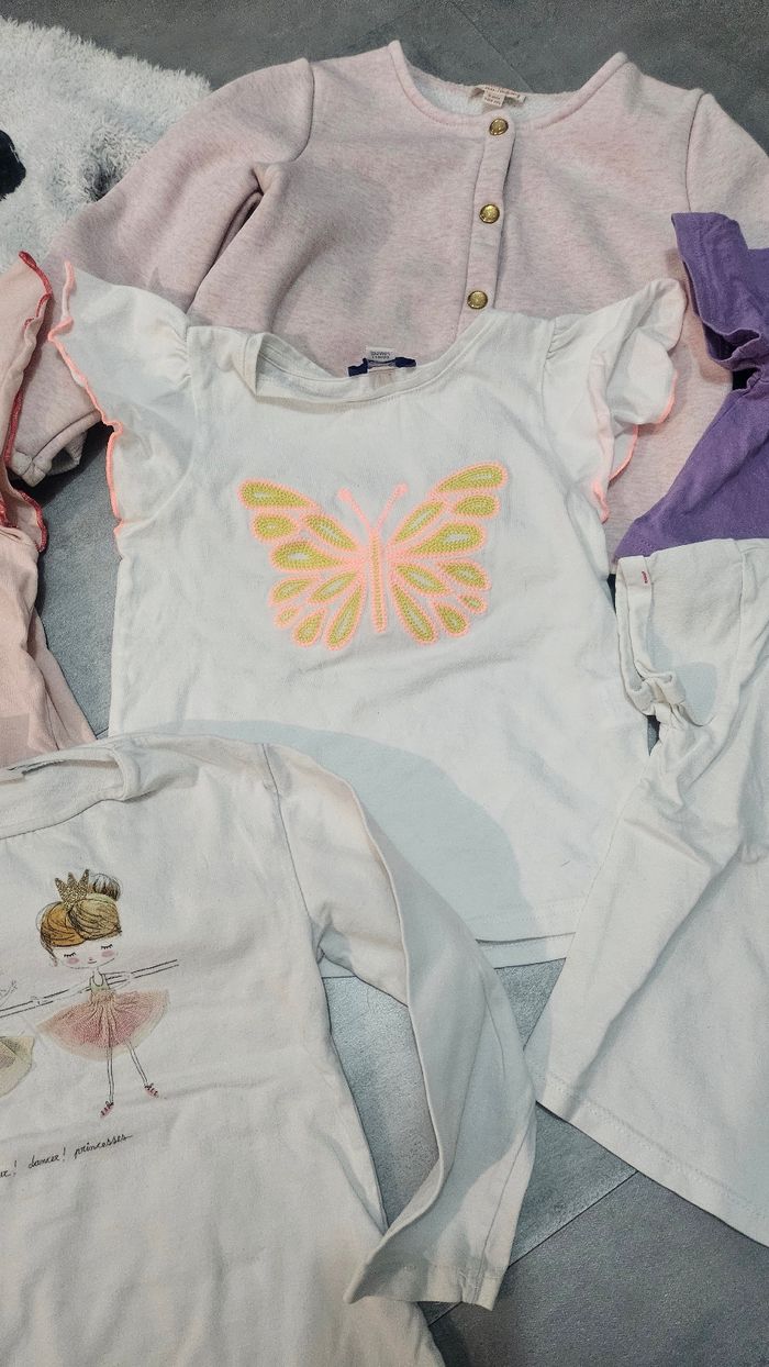 Lot vêtements fille 4 ans - photo numéro 2