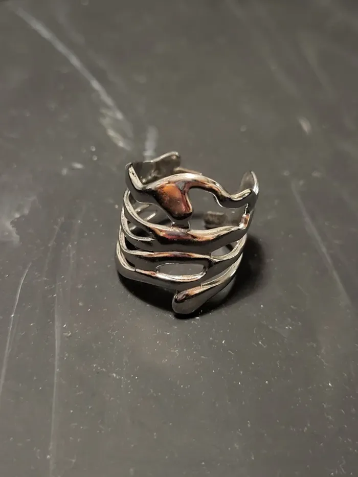 Bague en acier inoxydable avec arabesque