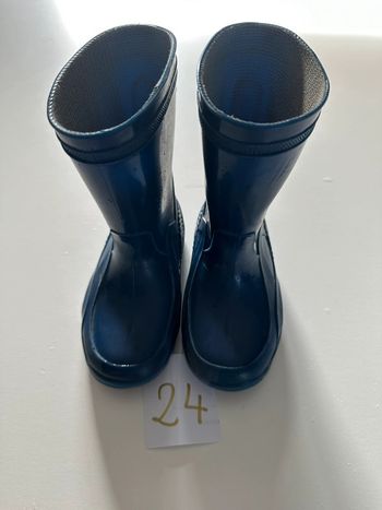 Bottes en plastique pointure 24
