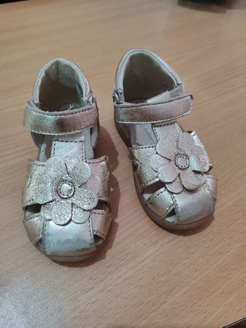 Sandales filles taille 19
