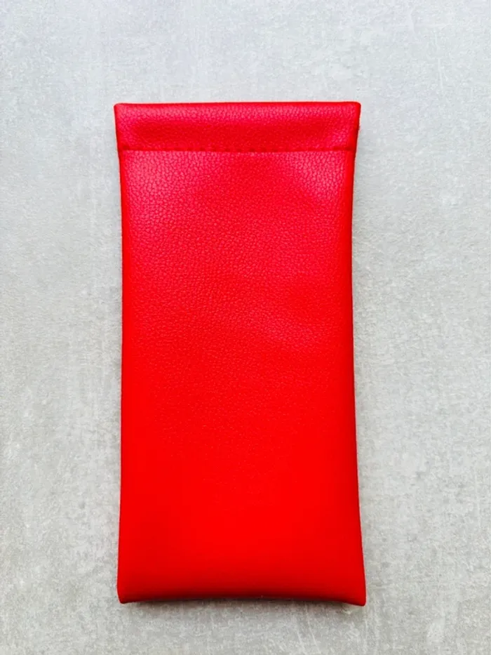 Magnifique étui à lunettes rouge MO neuf - photo numéro 2