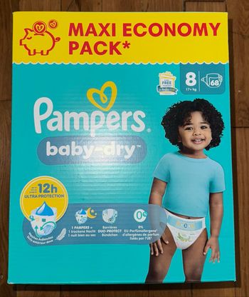 1 Carton de couches Pampers taille 8