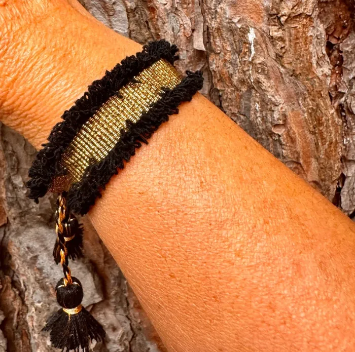 Bracelet manchette fils tissés lins réglable pompons médaille acier de la marque habaha Paris - photo numéro 6