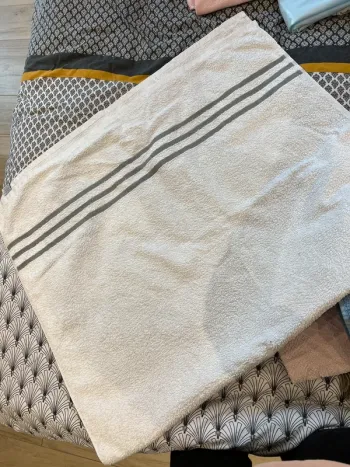 Serviette de bain blanche