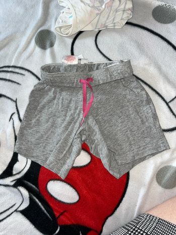 Short fille