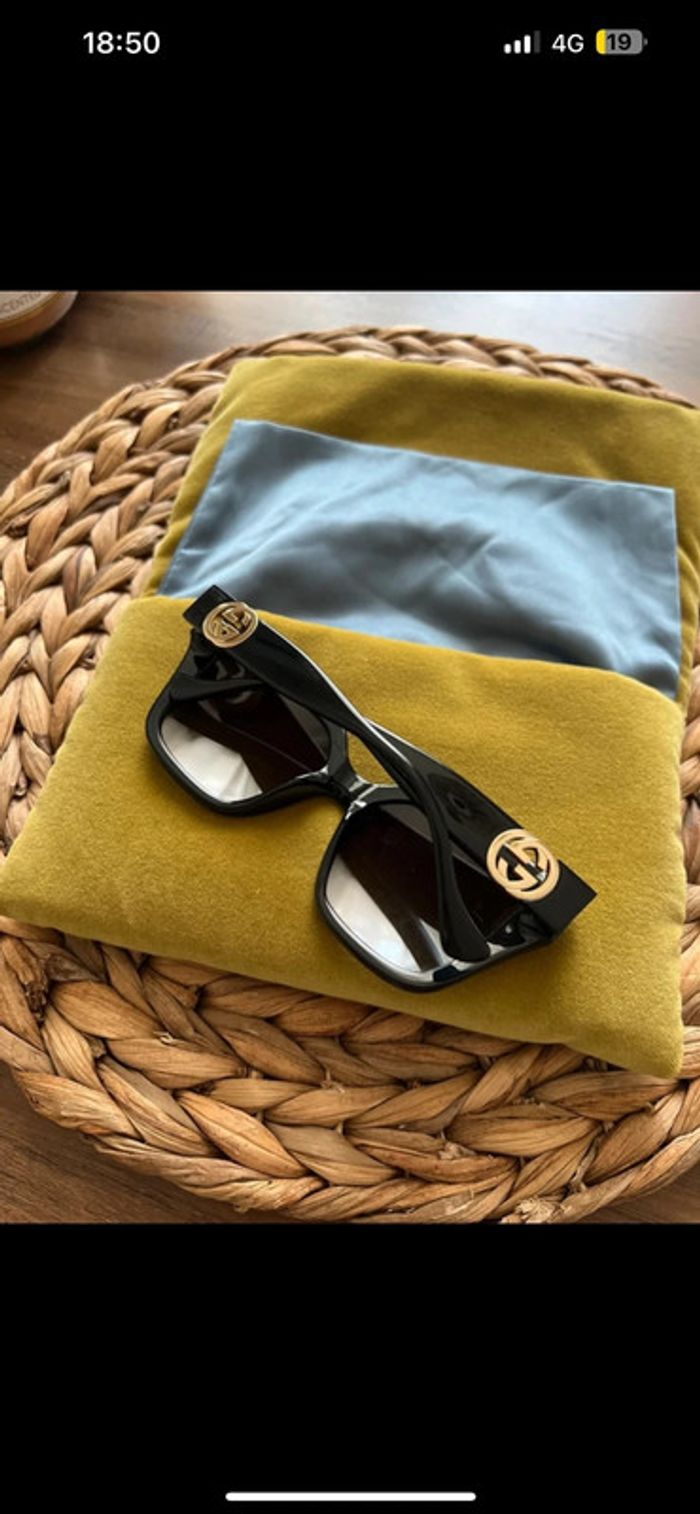 Lunettes de soleil Gucci noires - Logo doré - photo numéro 9