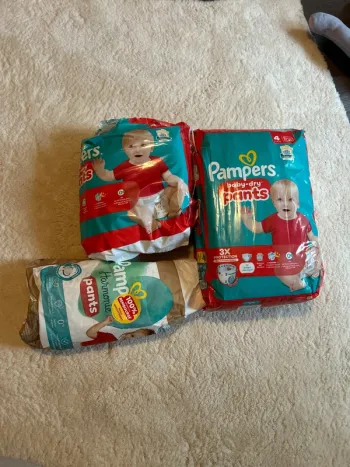 Lot de 53 couches Culottes - pants Pampers baby dry taille 4 9-15kg