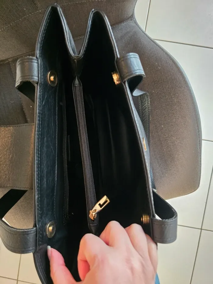 Sac à main Lancel très bon état, très peu porté - photo numéro 4