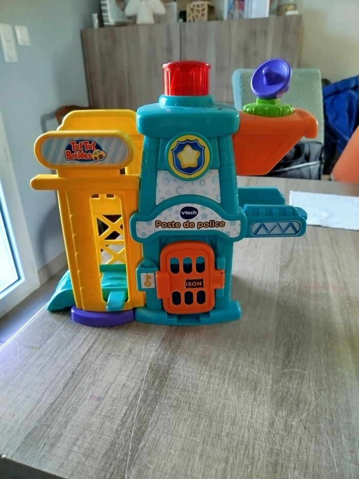 Poste de police tut tut