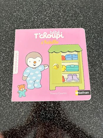 📚 Livre bébé “T’choupi s’habille” - Thierry Courtin