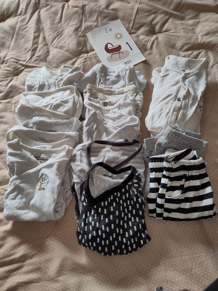 Lot bébé 0-1 mois tachés
