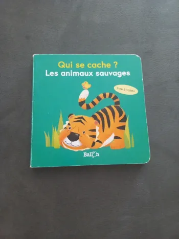 Livre cartonné qui se cache les animaux sauvages
